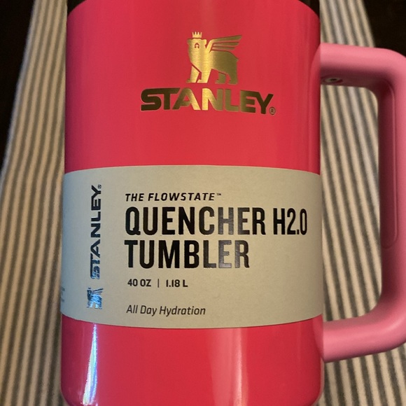 NWT Stanley Hot Pink Quencher - Picture 2 of 4